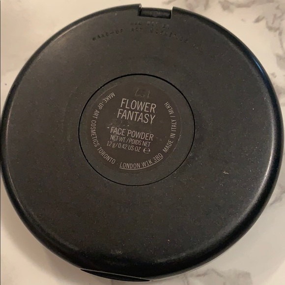 MAC Face Powder - Picture 3 of 3